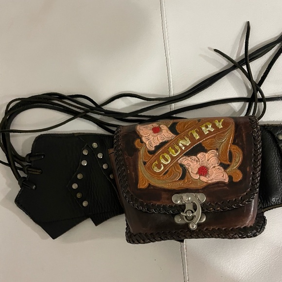 Beautiful hand tooled Country Western dark brown leather utility belt - Picture 5 of 12